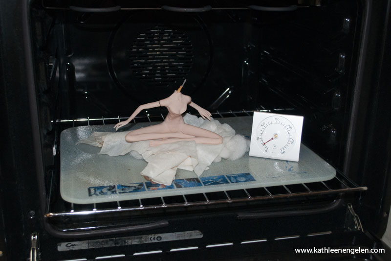 elf sculptuur in de oven